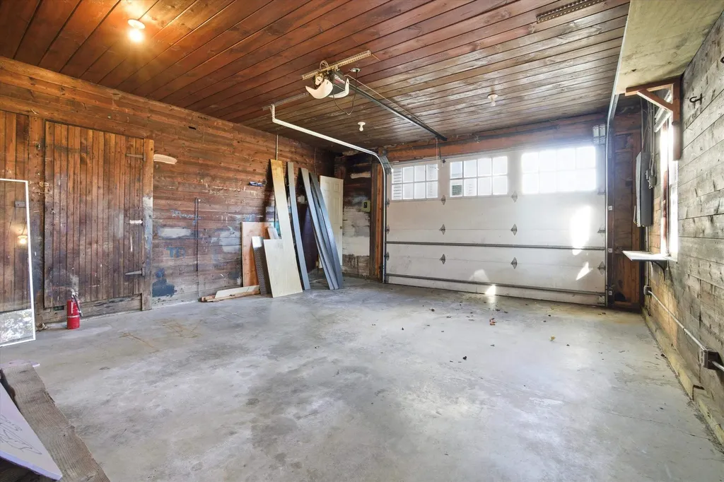 631 Lake Avenue Manchester NH 03103