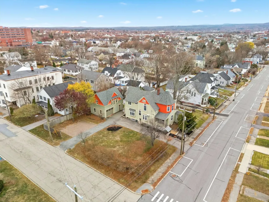 631 Lake Avenue Manchester NH 03103