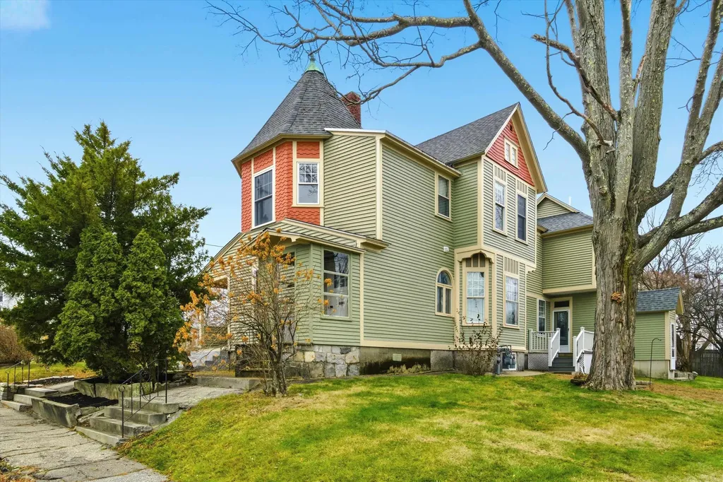 631 Lake Avenue Manchester NH 03103