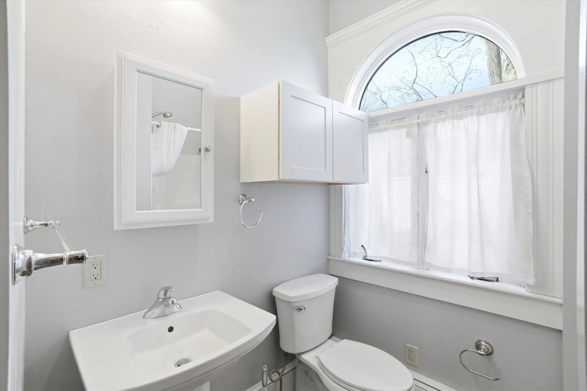 631 Lake Avenue Manchester NH 03103