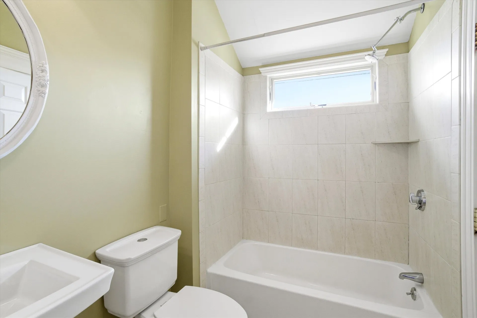 631 Lake Avenue Manchester NH 03103