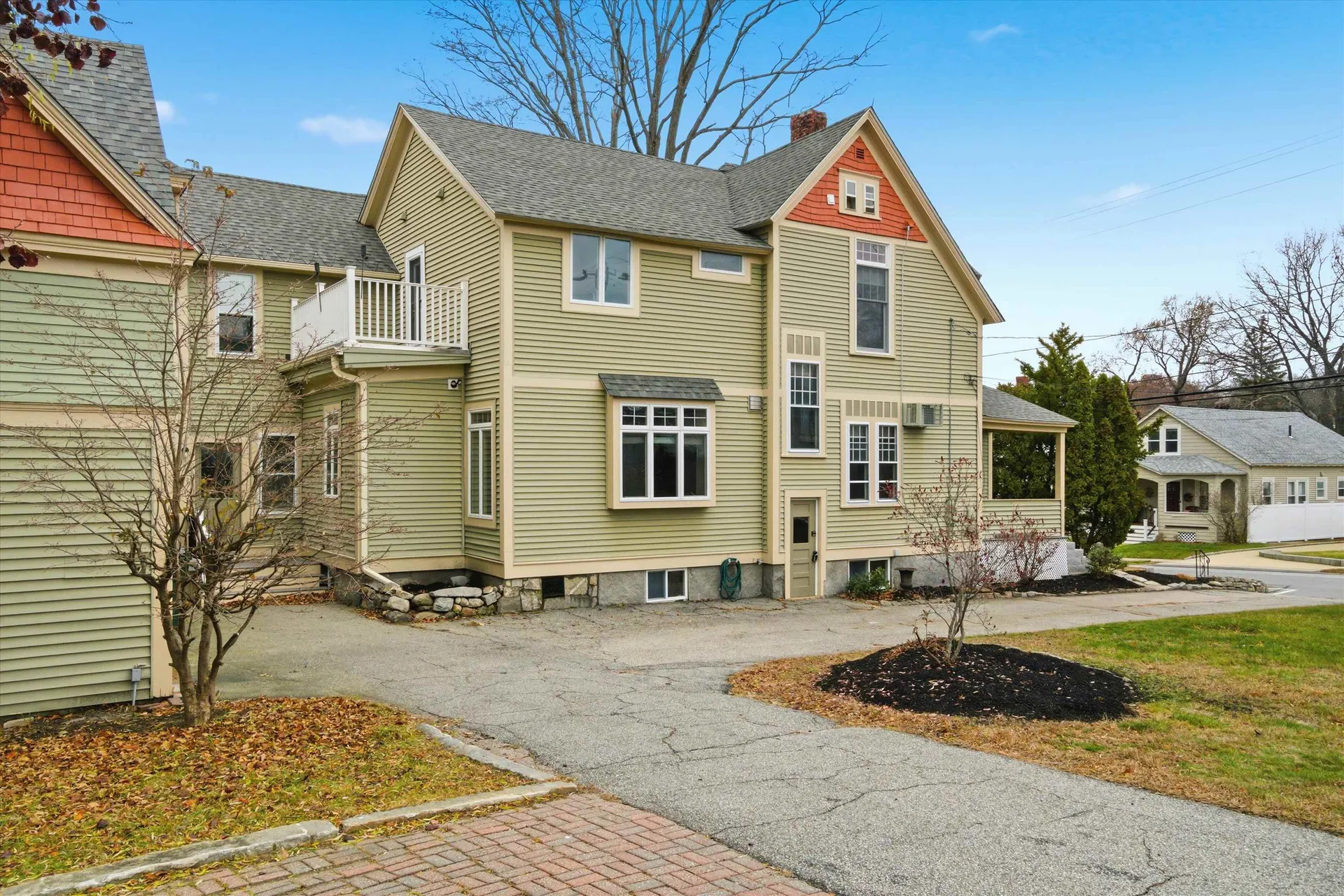 631 Lake Avenue Manchester NH 03103