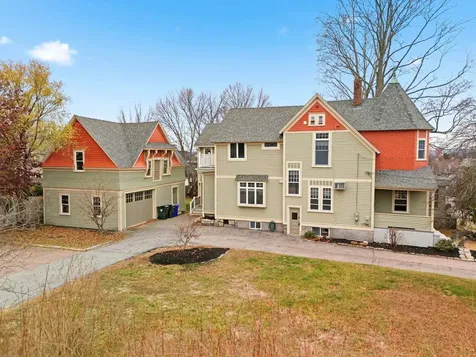 631 Lake Avenue Manchester NH 03103