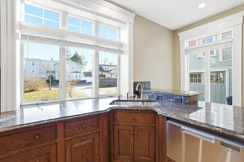 631 Lake Avenue Manchester NH 03103