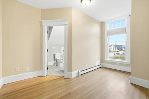 631 Lake Avenue Manchester NH 03103