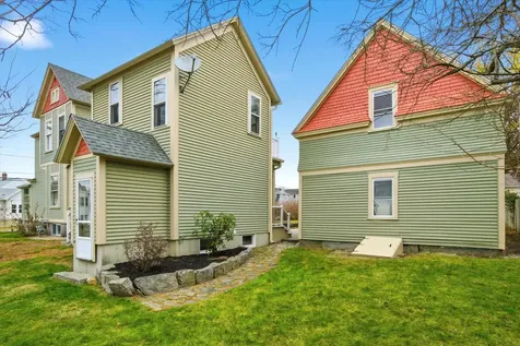 631 Lake Avenue Manchester NH 03103