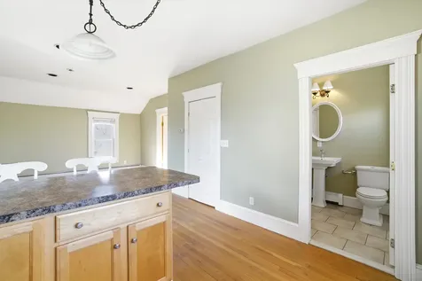 631 Lake Avenue Manchester NH 03103