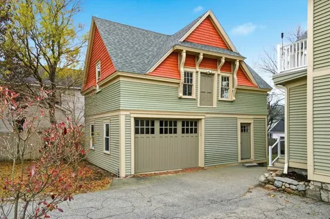 631 Lake Avenue Manchester NH 03103