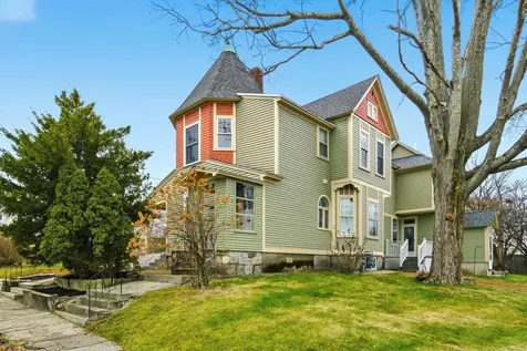 631 Lake Avenue Manchester NH 03103