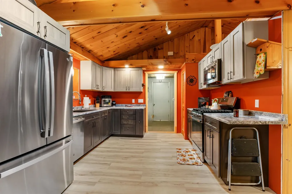 475 Bungy Road Columbia NH 03576