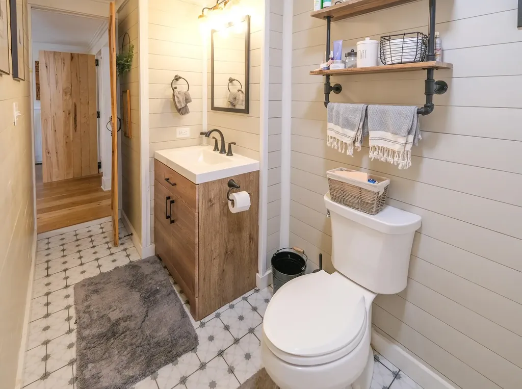 531 Main Street Chester VT 05143