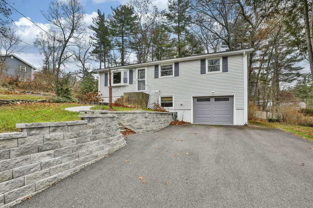 15 Westray Drive Nashua NH 03062