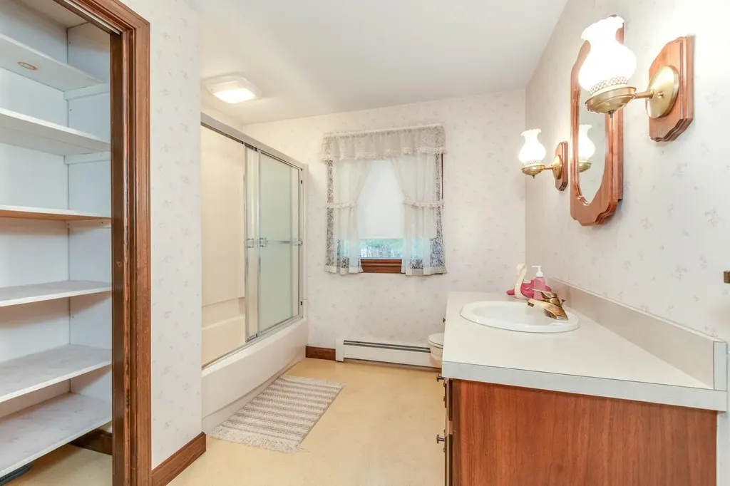 1 Currier Road Pelham NH 03076