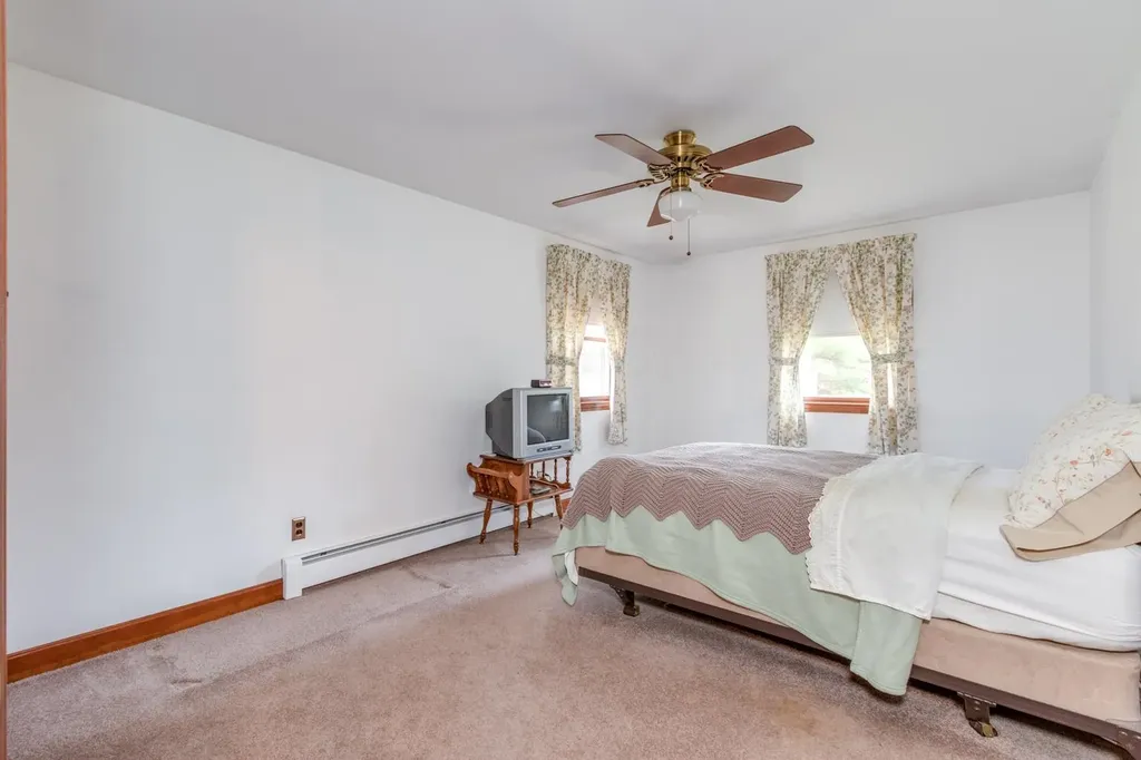 1 Currier Road Pelham NH 03076