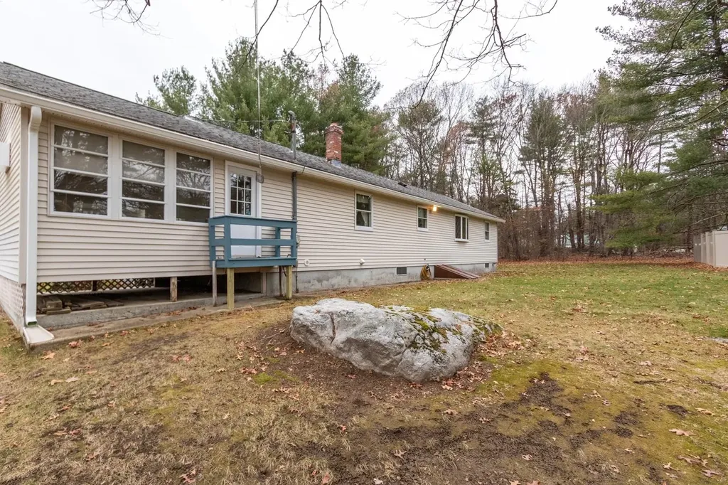 1 Currier Road Pelham NH 03076