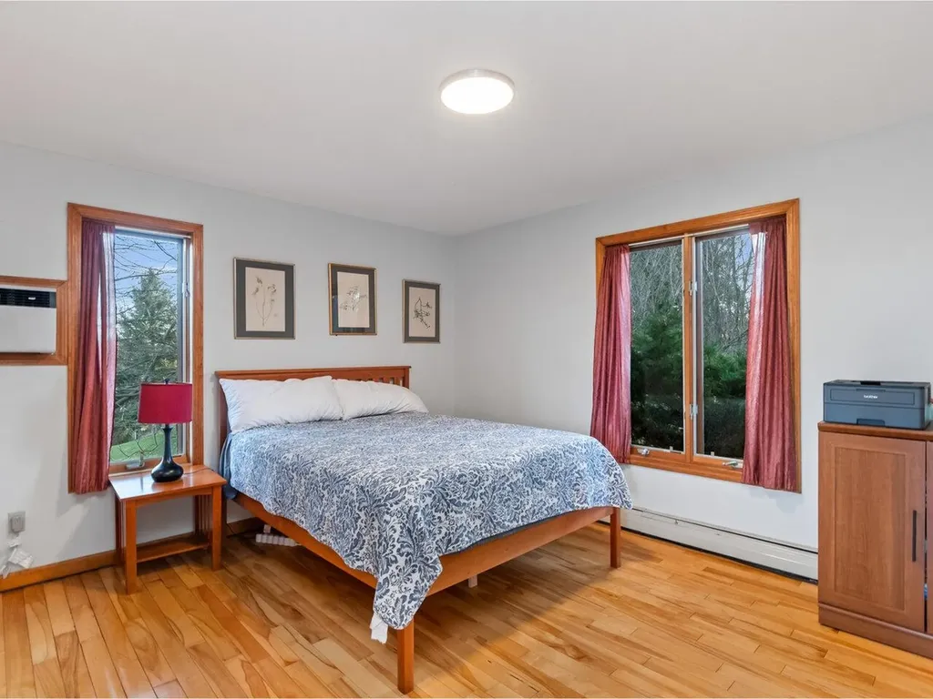 34 Knoll Circle South Burlington VT 05403