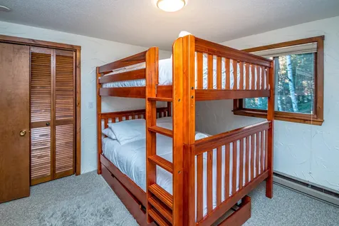 28 North Hampshire Ridge Jackson NH 03846