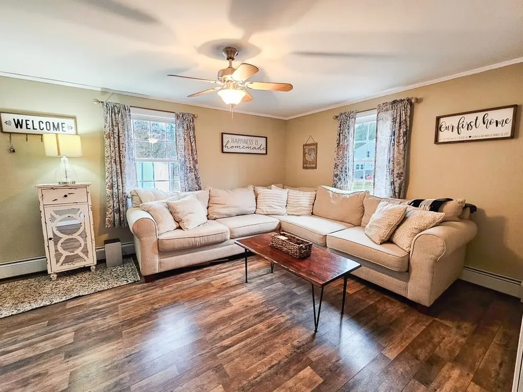 62 Mast Road Epping NH 03042