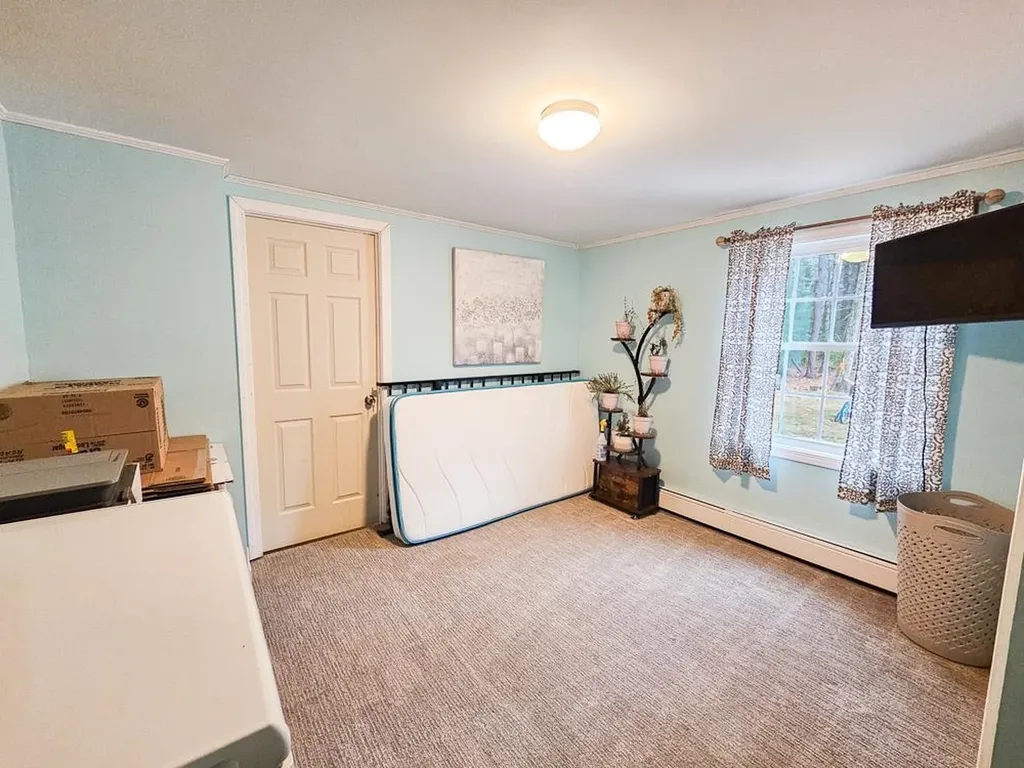 62 Mast Road Epping NH 03042