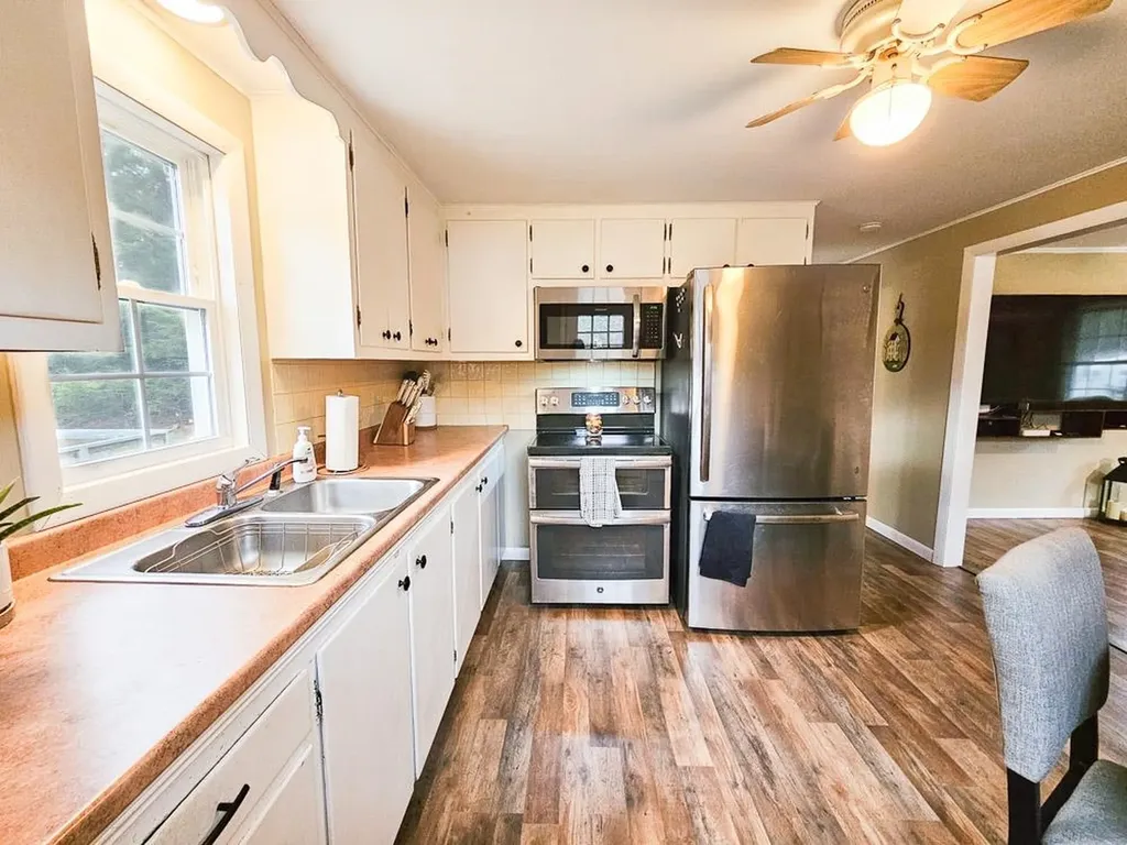 62 Mast Road Epping NH 03042