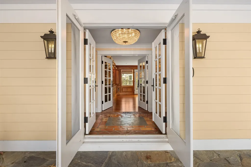 64 Needle Leaf Lane Stowe VT 05672