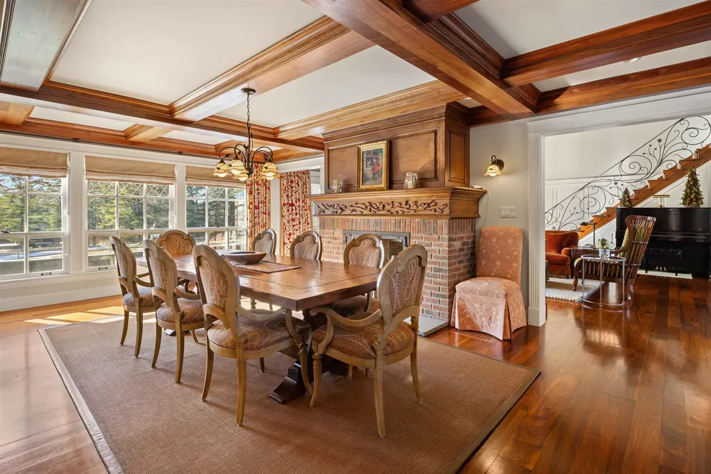 64 Needle Leaf Lane Stowe VT 05672