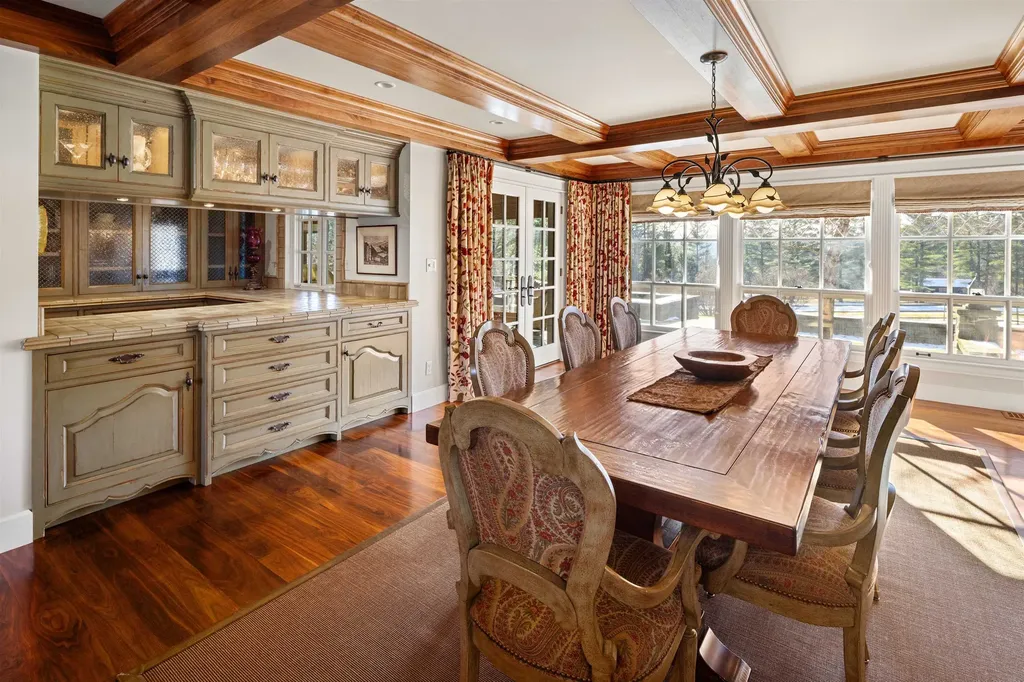 64 Needle Leaf Lane Stowe VT 05672