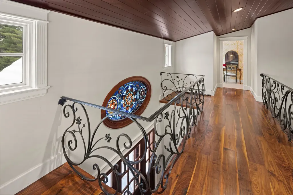 64 Needle Leaf Lane Stowe VT 05672