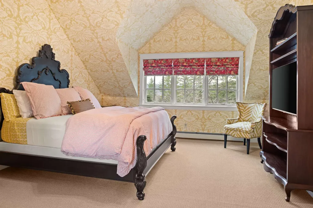 64 Needle Leaf Lane Stowe VT 05672