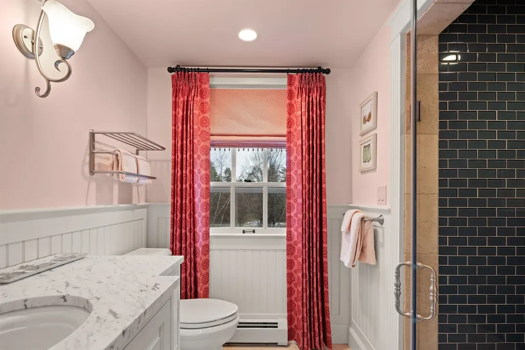 64 Needle Leaf Lane Stowe VT 05672