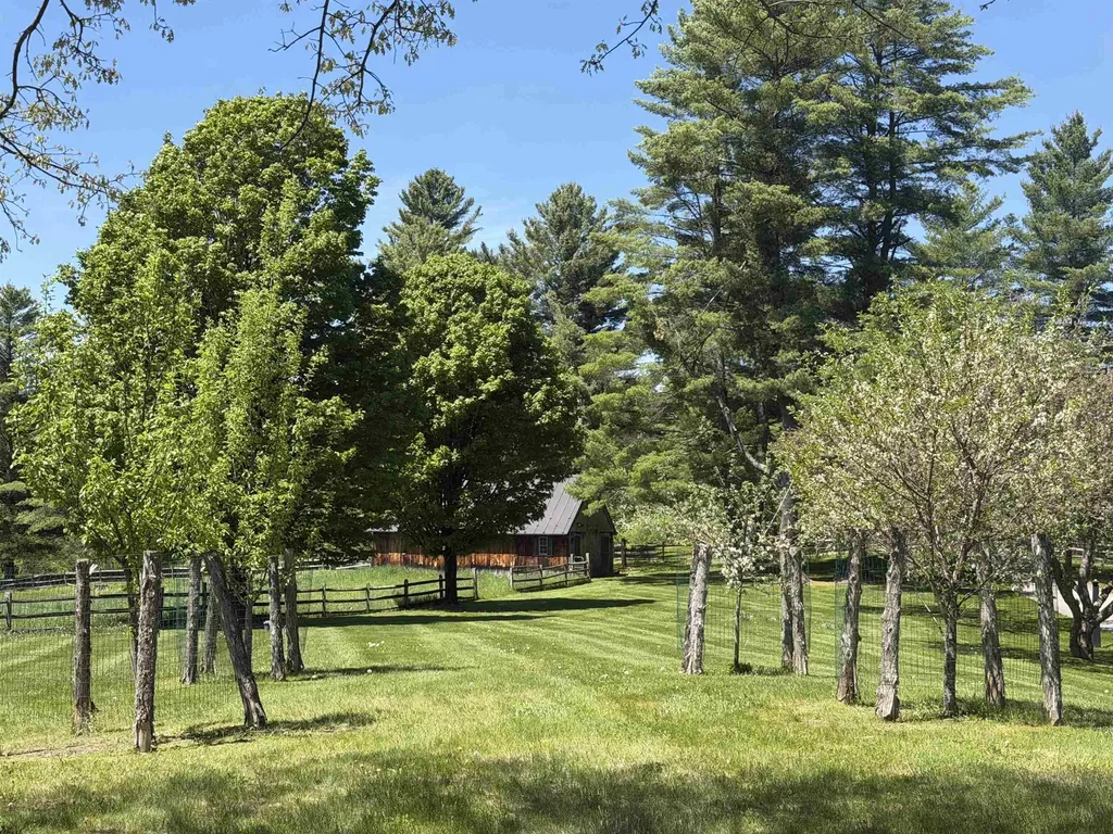 64 Needle Leaf Lane Stowe VT 05672