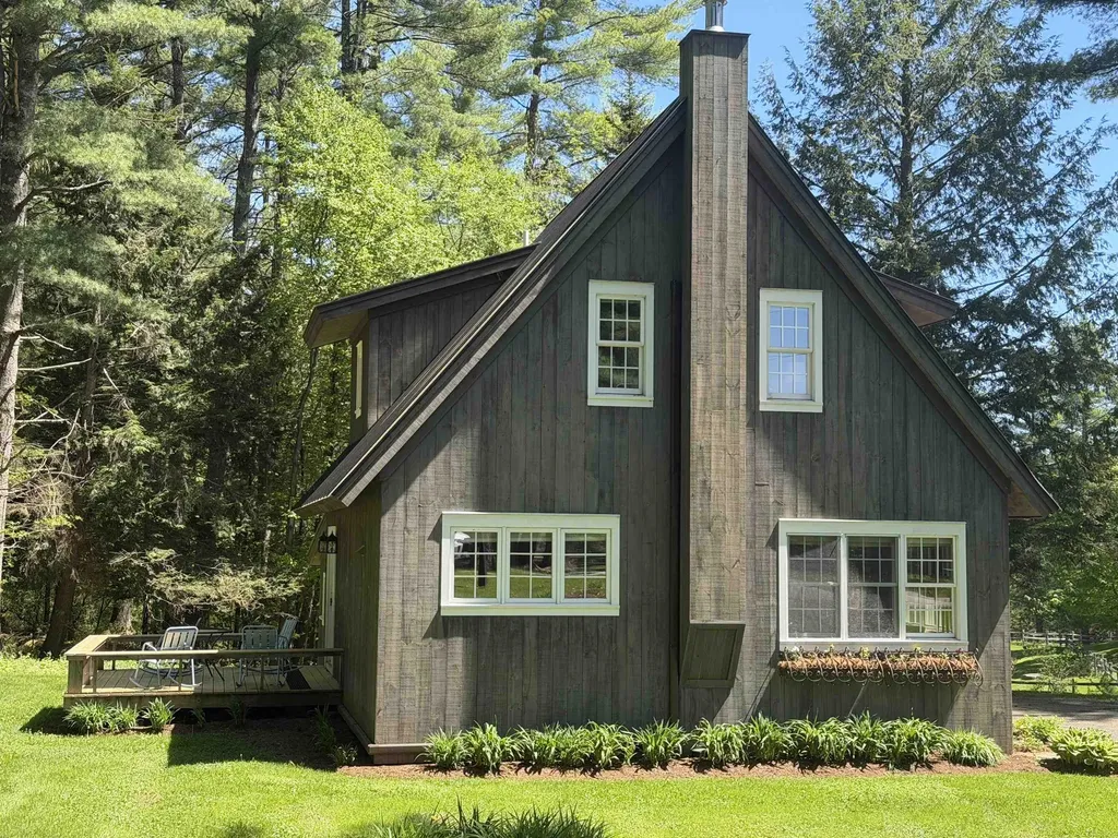 64 Needle Leaf Lane Stowe VT 05672