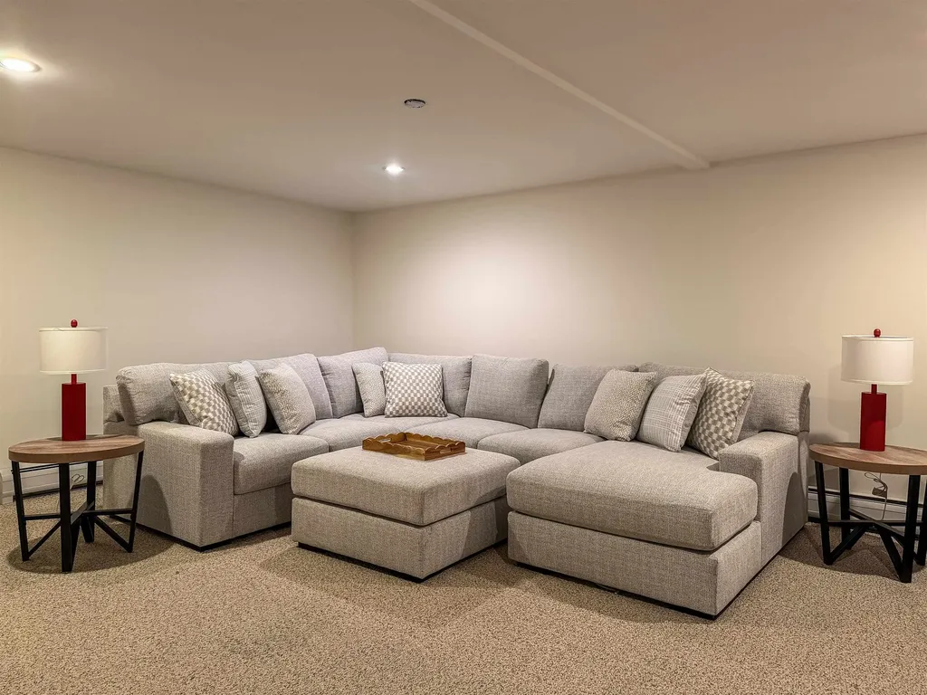 64 Needle Leaf Lane Stowe VT 05672