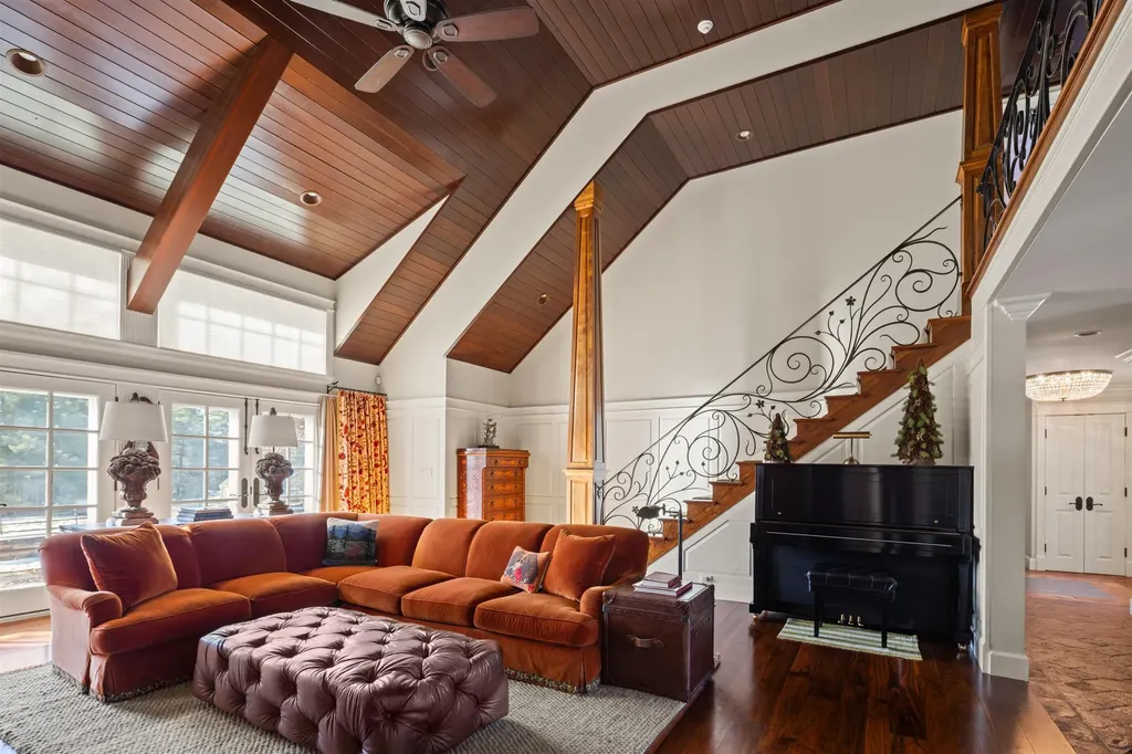 64 Needle Leaf Lane Stowe VT 05672