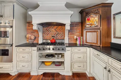 64 Needle Leaf Lane Stowe VT 05672