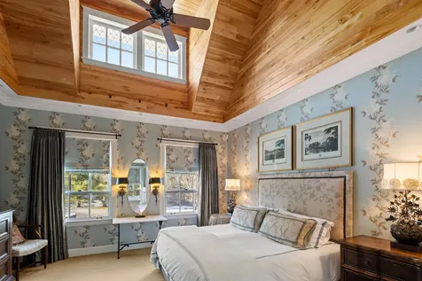 64 Needle Leaf Lane Stowe VT 05672