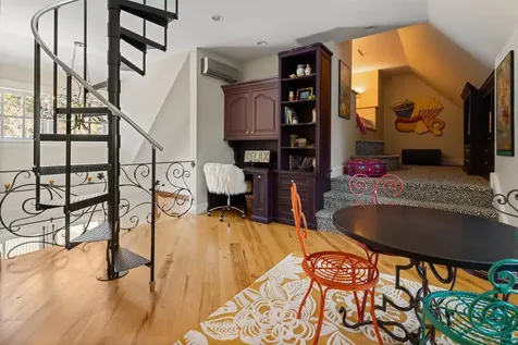 64 Needle Leaf Lane Stowe VT 05672