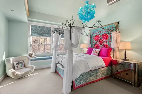 64 Needle Leaf Lane Stowe VT 05672