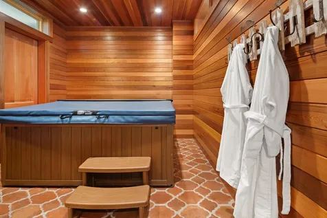 64 Needle Leaf Lane Stowe VT 05672