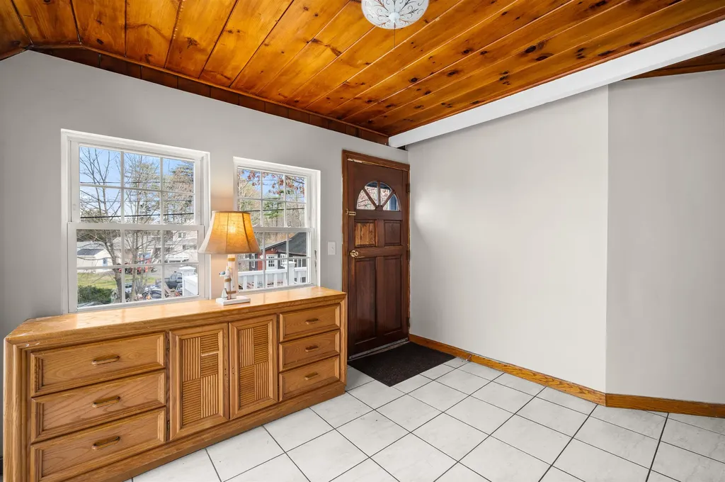 120 Chases Grove Road Derry NH 03038