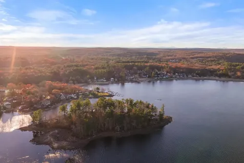 120 Chases Grove Road Derry NH 03038