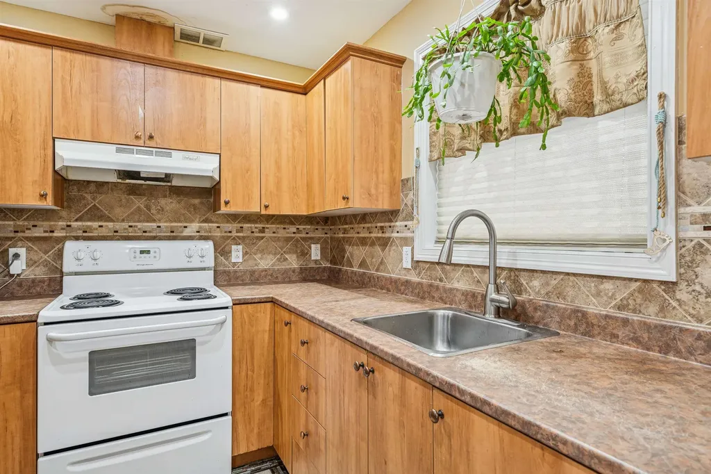 15 Harlow Hill Randolph VT 05060