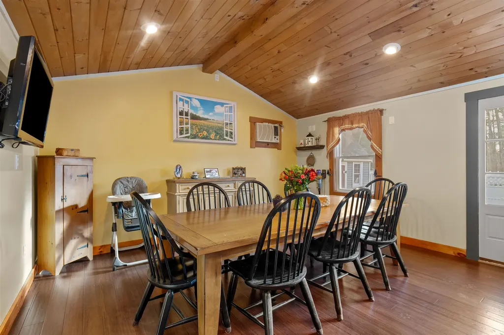 9 Weeping Willow Drive Rochester NH 03867