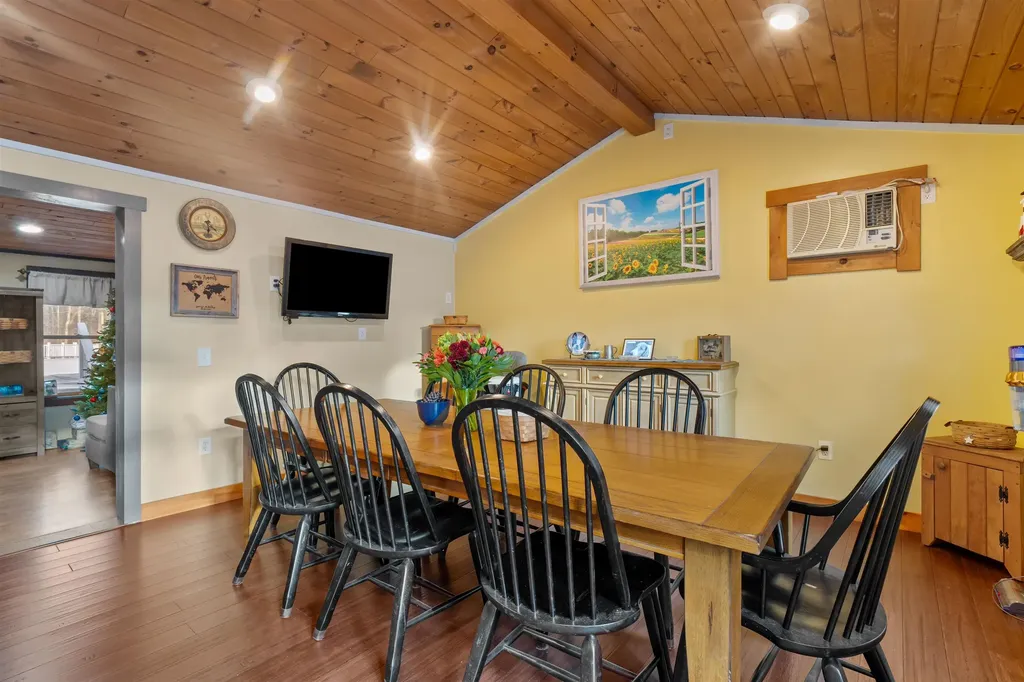 9 Weeping Willow Drive Rochester NH 03867