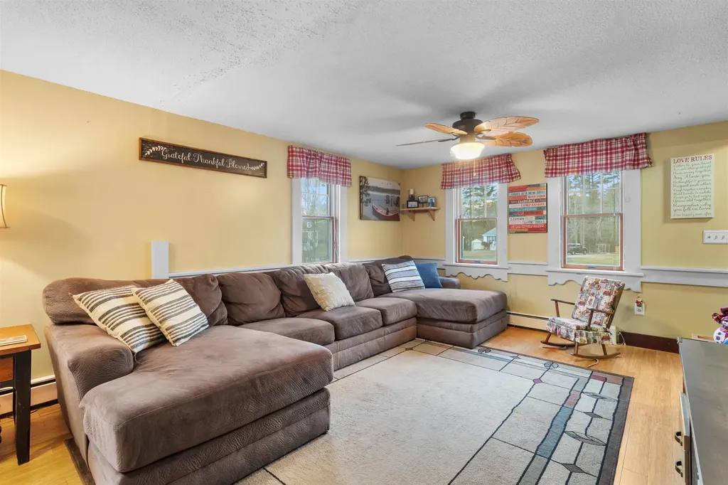 9 Weeping Willow Drive Rochester NH 03867