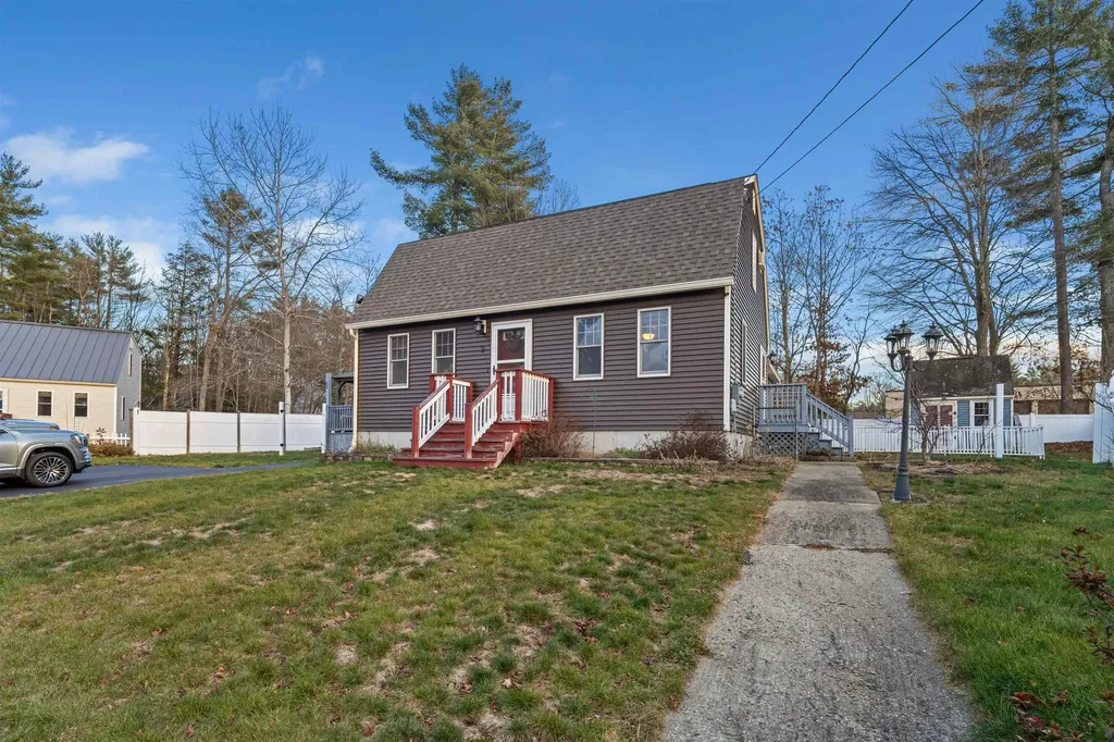 9 Weeping Willow Drive Rochester NH 03867