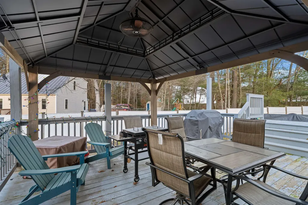 9 Weeping Willow Drive Rochester NH 03867