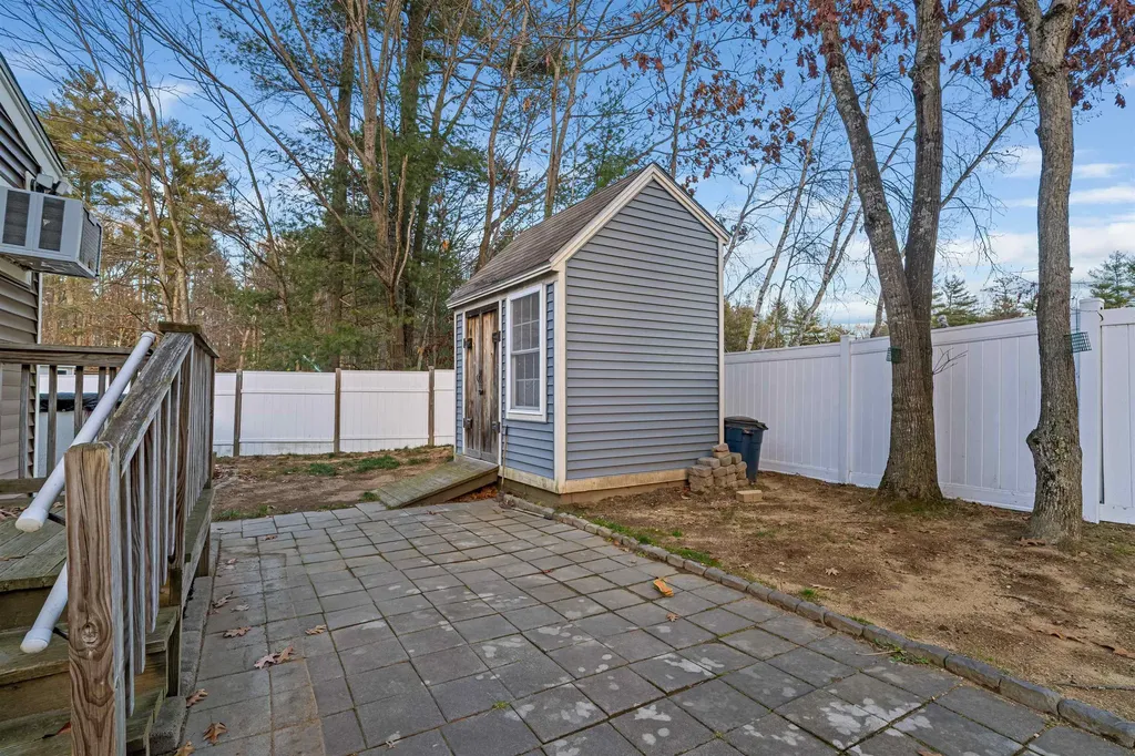 9 Weeping Willow Drive Rochester NH 03867