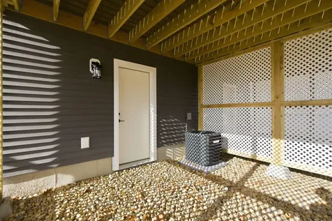 7 Elise Avenue Londonderry NH 03053