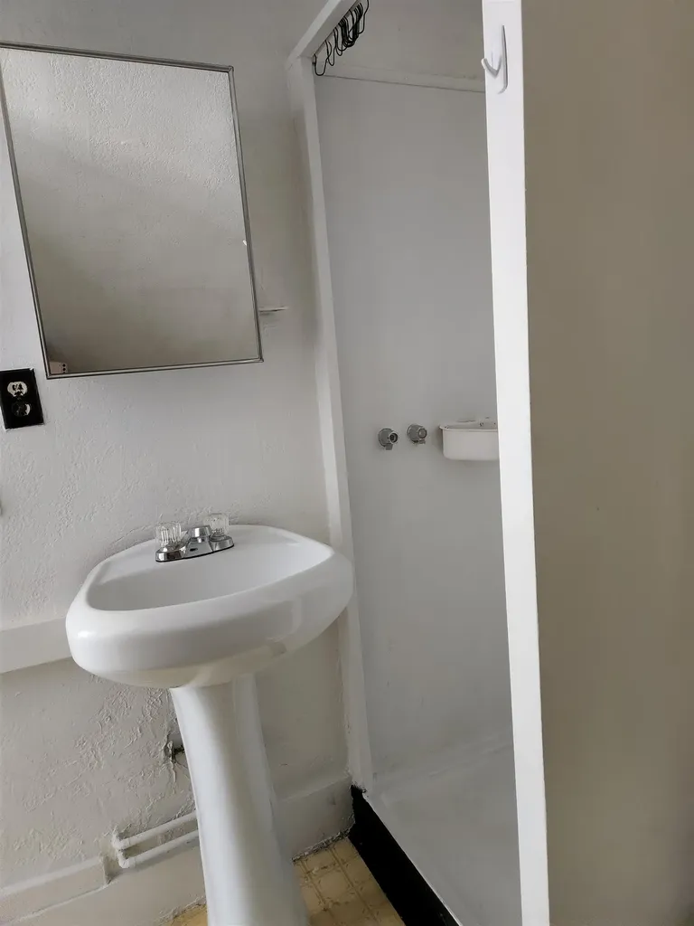 14 Preston Street Hillsborough NH 03244